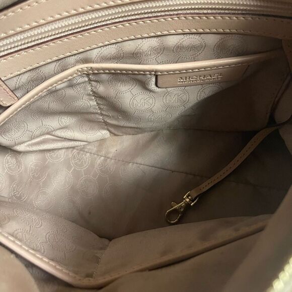 Michael Kors Grayson Satchel Monogram cream and tan straps . - Picture 12 of 15